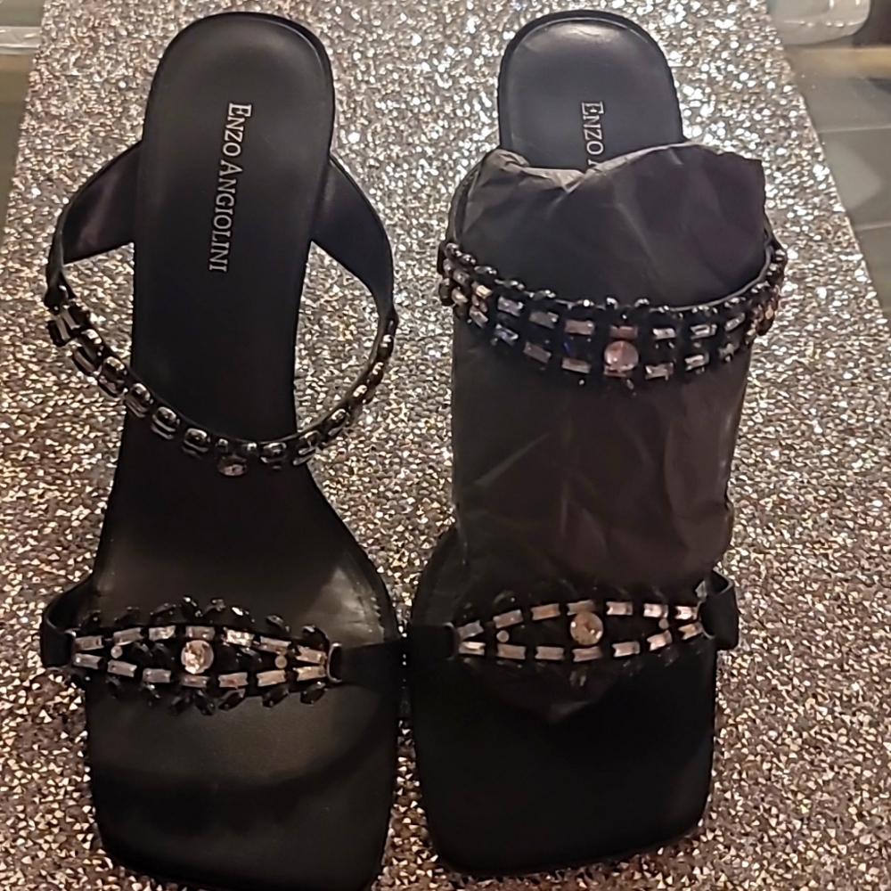 Enzo Angiolini Vintage Like New Strapped Jeweled Sandals - Picture 4 of 5